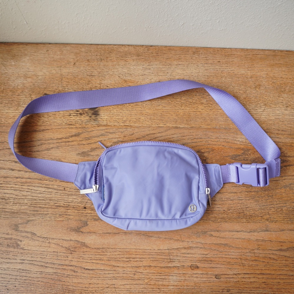 Lululemon O/S Everywhere Belt Bag 2L Purple Adjustable Strap Sporty Athleisure